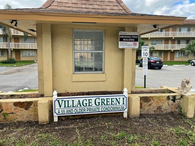 Building Photo - 100 Village Green Cir E
