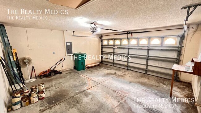 Building Photo - 7373 Mardell Ct