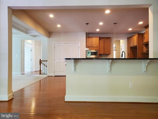 Building Photo - 411 Greenebaum Ln