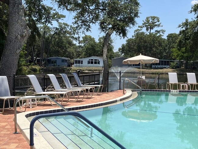 Building Photo - 15777 Bolesta Rd