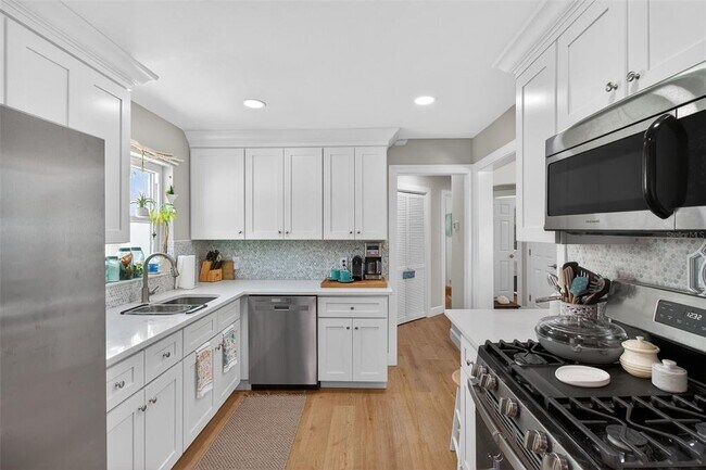 Building Photo - 741 Lantana Ave