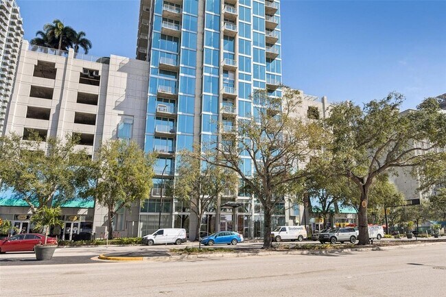 Building Photo - 777 N Ashley Dr