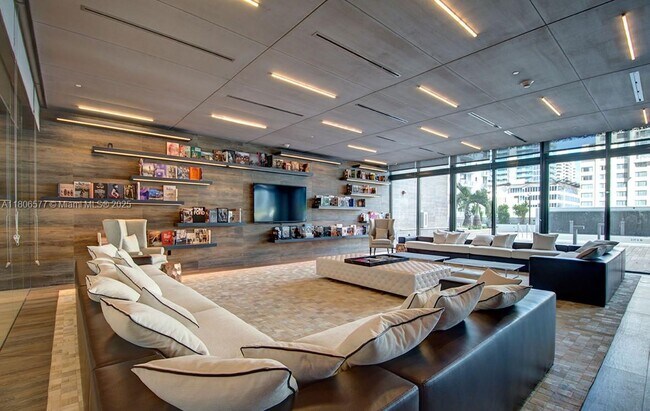 Building Photo - 1080 Brickell Ave