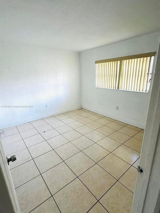 Building Photo - 8601 SW 94th St