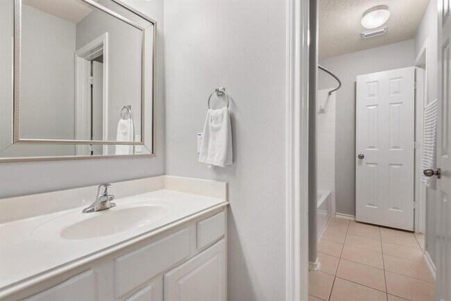 Building Photo - 26873 Armor Oaks Dr