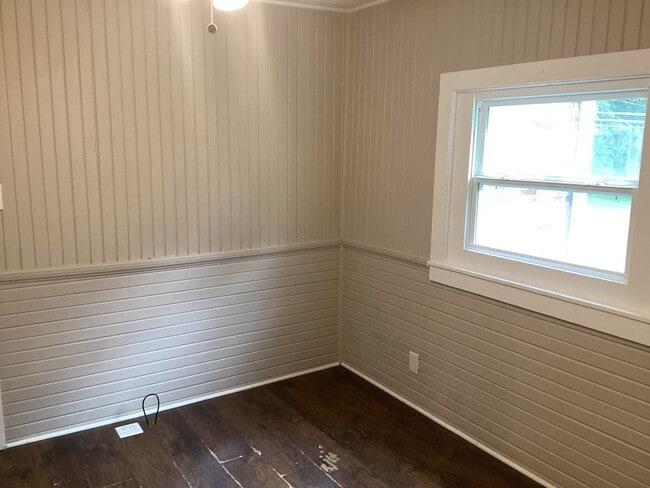 Building Photo - 7002 N Ralston Ave