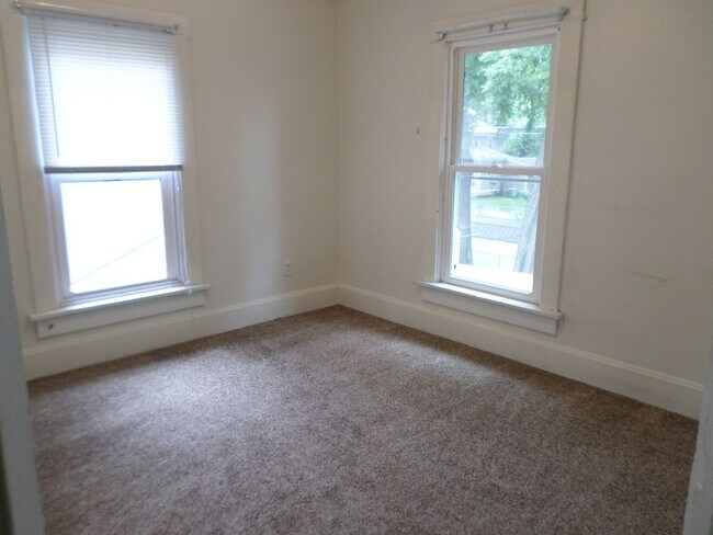 Building Photo - 715 Laramie St