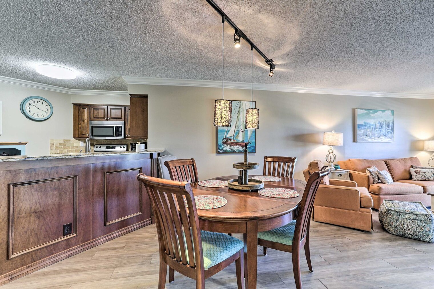 Building Photo - 6141 Bahia Del Mar Blvd S