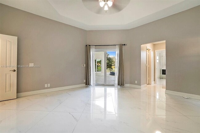 Building Photo - 10133 NW 48th Dr