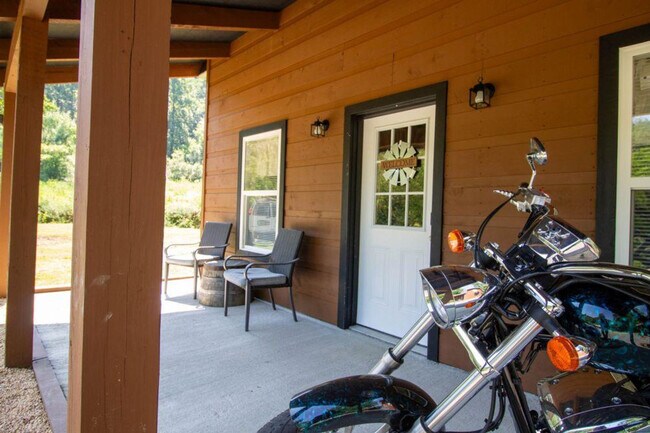 Building Photo - 644 Gladdens Creek Rd