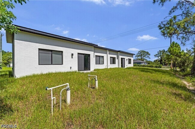 Building Photo - 603 Hawthorne Ave S
