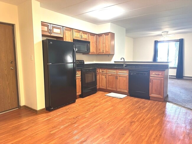 Building Photo - 641 Briar Hill Ln
