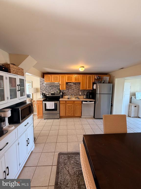 Building Photo - 335 Myrtle Ave