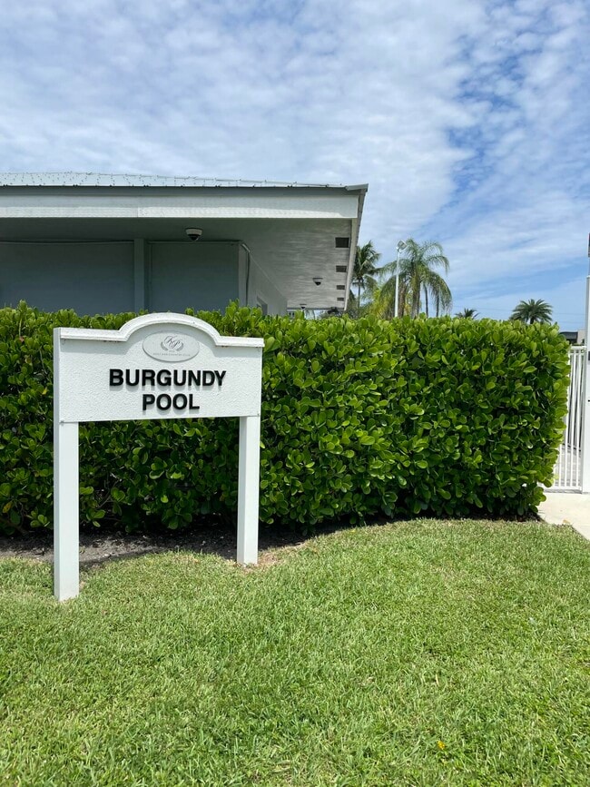 Building Photo - 258 Burgundy Ave