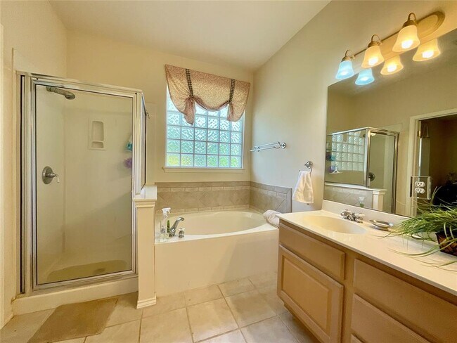 Building Photo - 7008 Albacete Ln