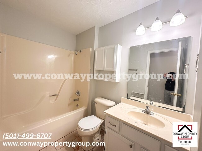 Building Photo - 1440 Pyramid Dr