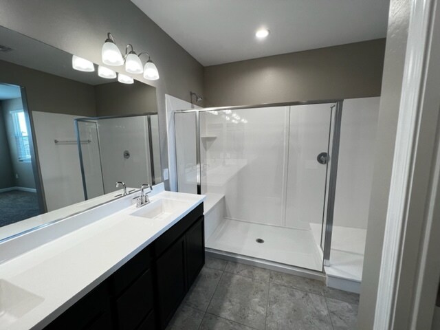 master bath - 1255 N Arizona Ave