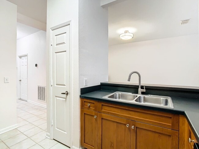 Building Photo - 8009 Tipperary Ln