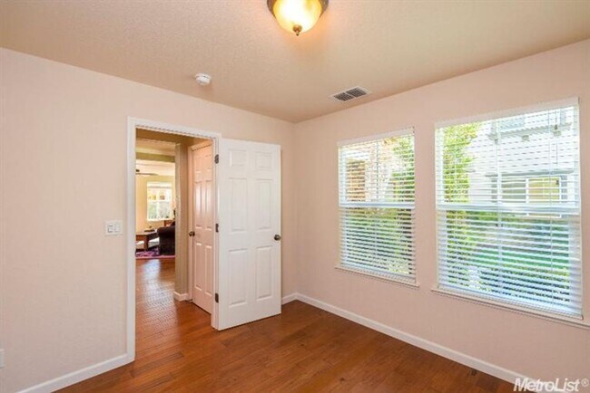 Building Photo - Beautiful Two Story Home | 4 Bedrooms | 3 Bathrooms | 2,108 Sq. Ft. | Gated Community