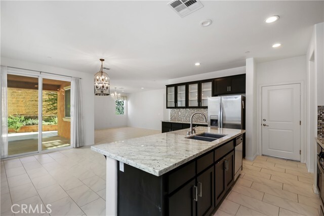 Building Photo - 309 W Via Rua Flores