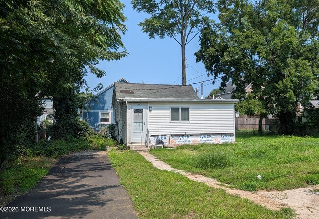 Building Photo - 20 Howard Ave