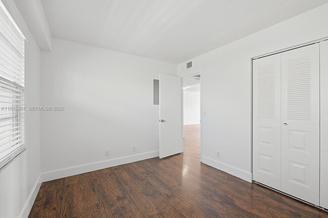 Building Photo - 12950 SW 4th Ct