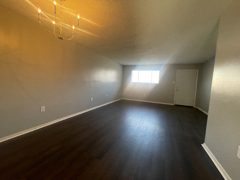 Building Photo - 356 Apartment Ct Dr