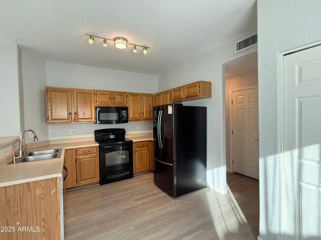 Building Photo - 13874 N 91st Dr