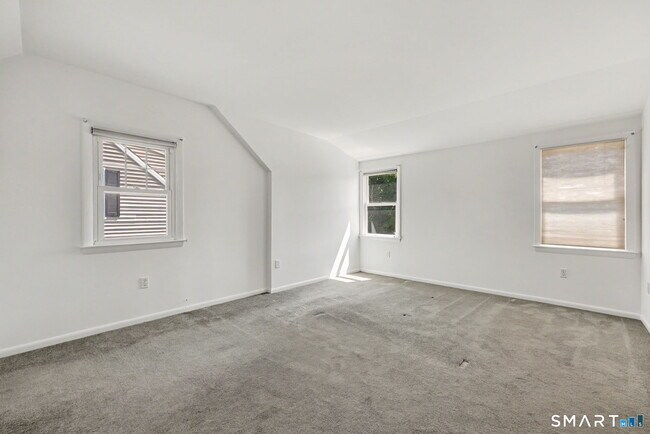 Building Photo - 21 Victory Ct