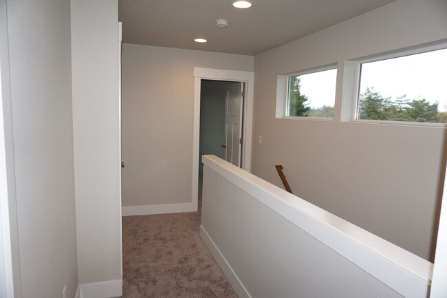 Building Photo - r1501nw30thavebg