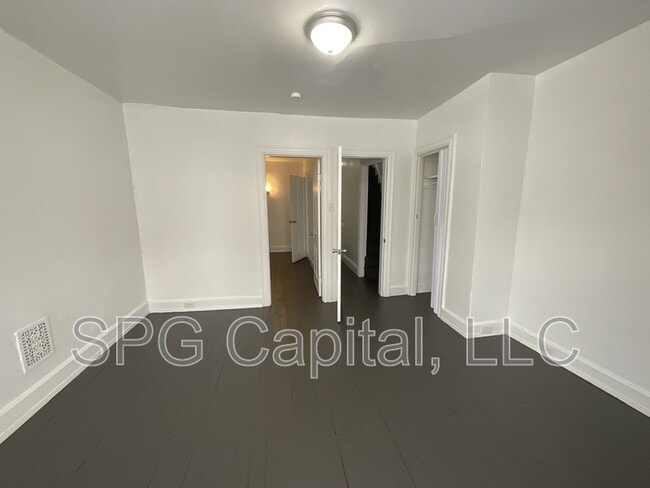 Building Photo - 342 Smyser St