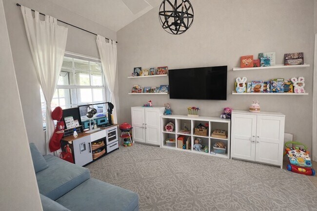 Building Photo - 2409 Sweetwater Blvd