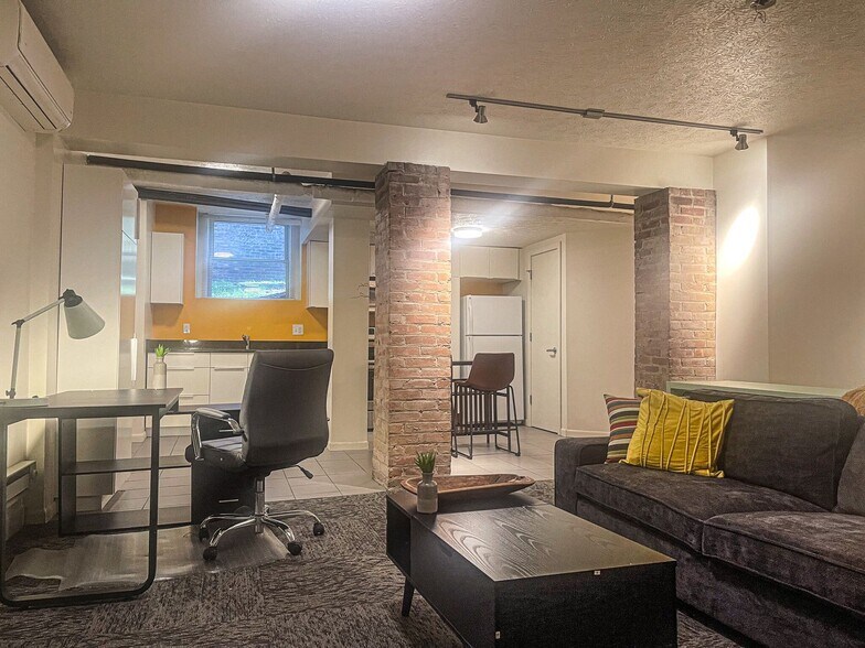Interior Photo - Hessler Place - 5 minute walk to CWRU