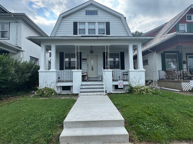 Primary Photo - 1213 Wood St