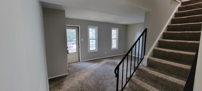 Building Photo - 3616 Luckylee Crescent