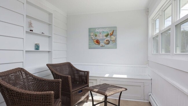 Building Photo - 1233 Oakwood Rd