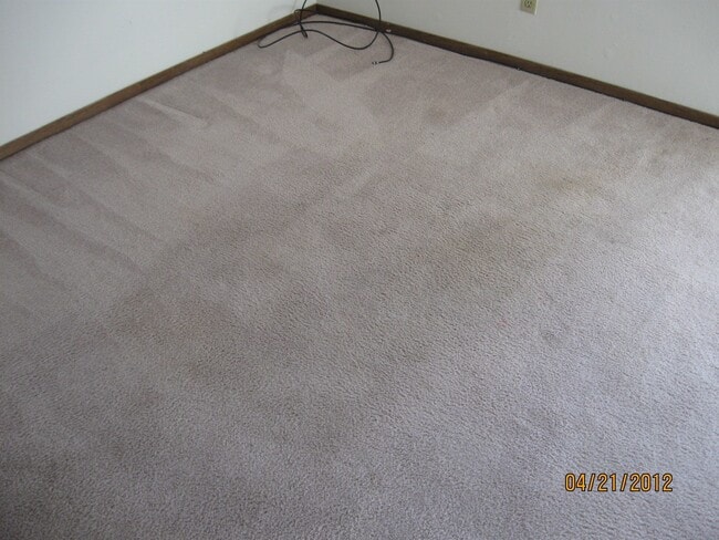 Building Photo - Victoria Crossing 2nd Floor Unit (17LO#1521-R)
