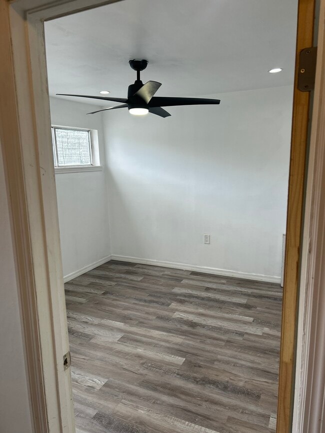 Building Photo - 3980 Crayrich Cir