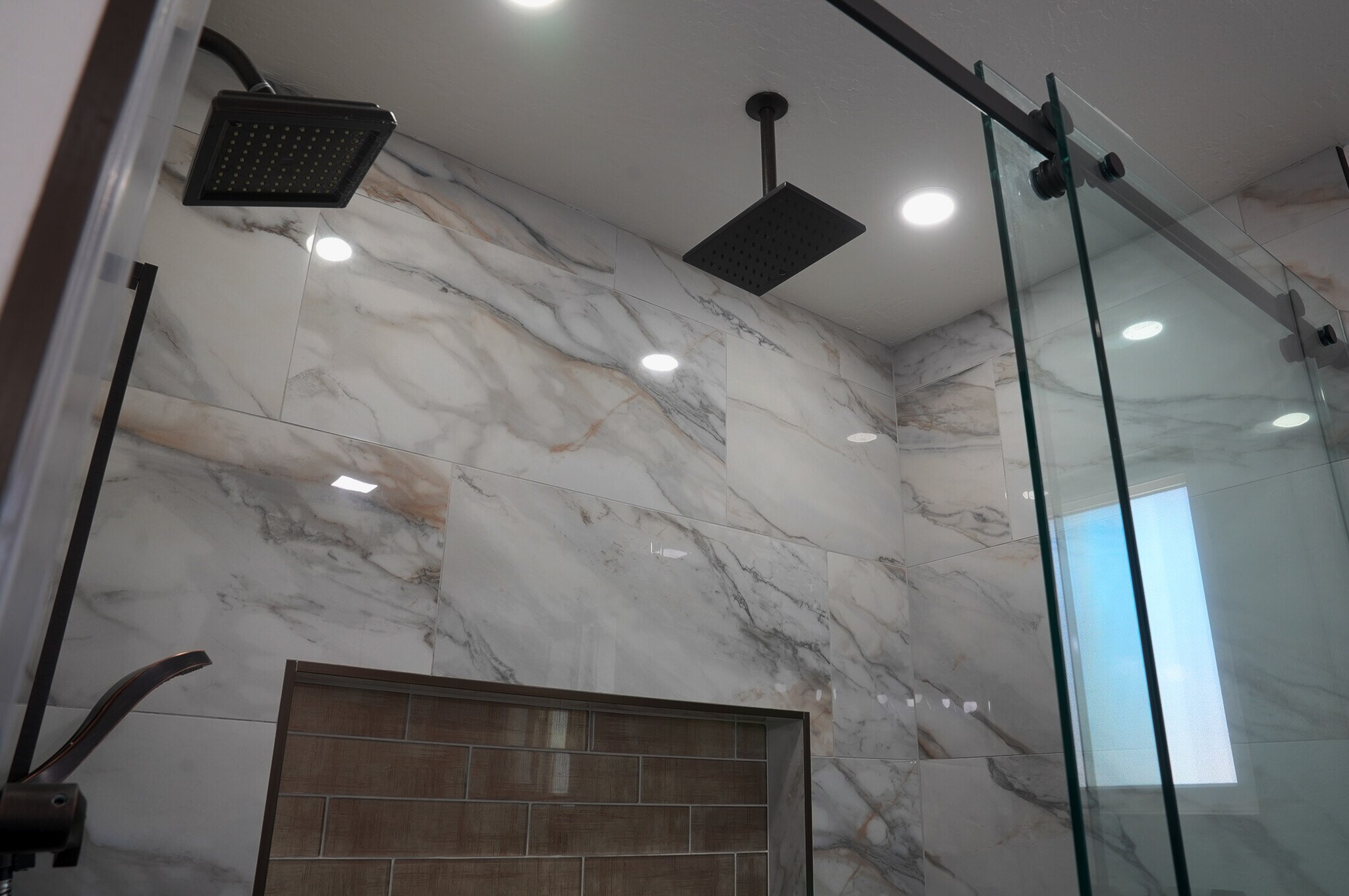 Building Photo - 2526 E Mercer Ln