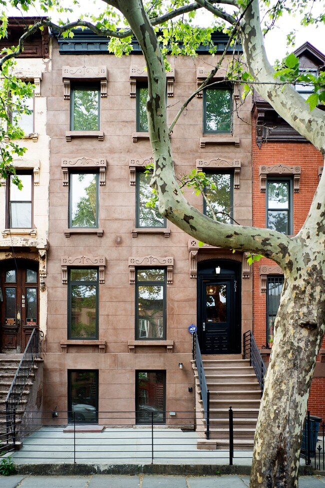 Building Photo - 751 Quincy St