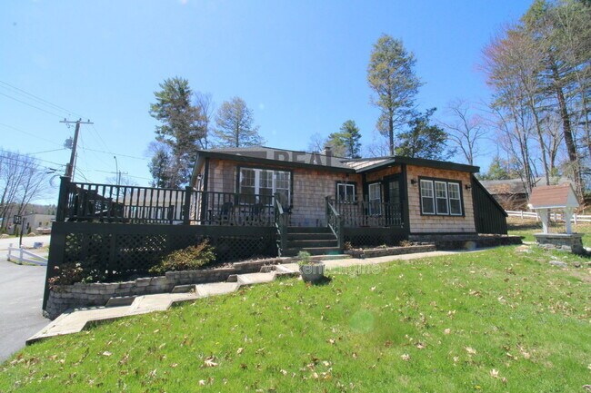 Building Photo - 94 Lakeshore Dr