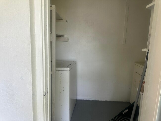 Building Photo - 4120 NW 39th Ave