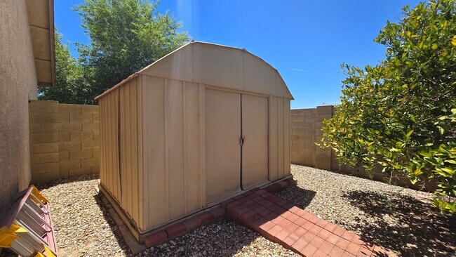 Building Photo - NEAR WESTGATE! Delightful 4bdr Corner Lot ...