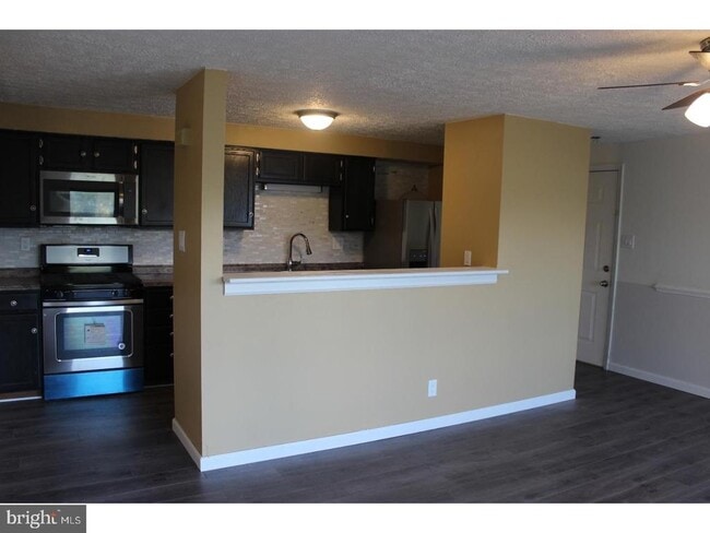 Building Photo - 189 Kenwood Dr