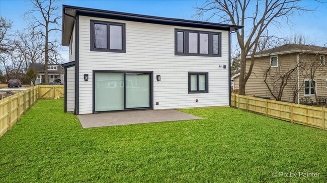 Building Photo - 148 Oak St