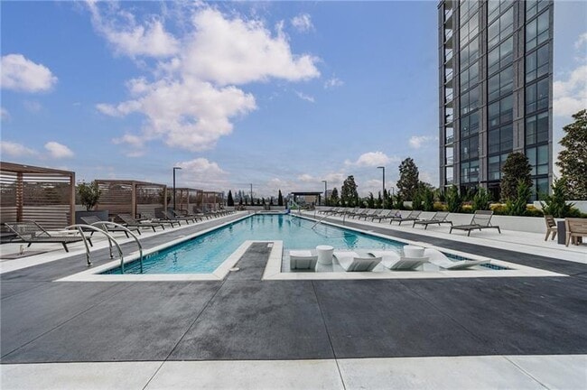 Building Photo - 2425 Peachtree Rd NE