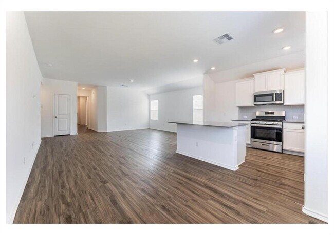 Building Photo - 381 Jack Ryan