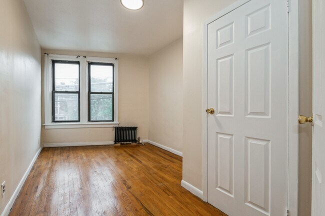 Building Photo - 6705 Woodside Ave