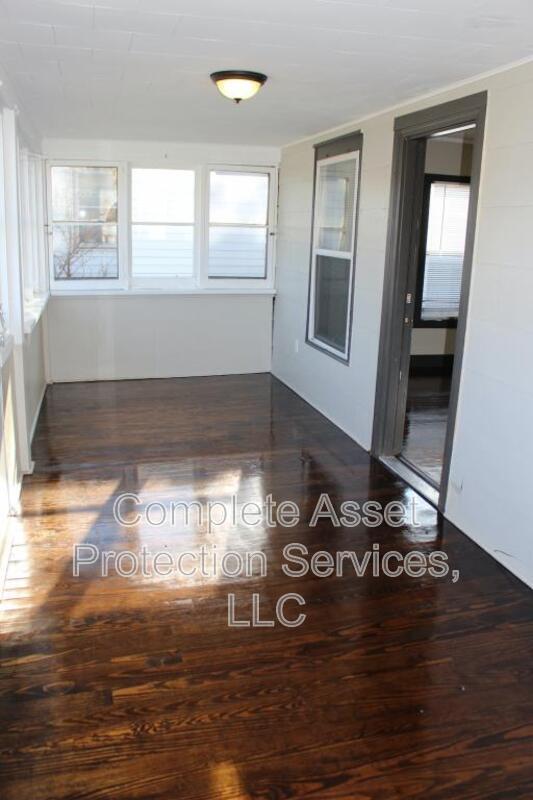 Building Photo - 6752 Woodmar Ave