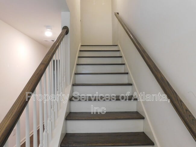 Building Photo - 887 Society Cir